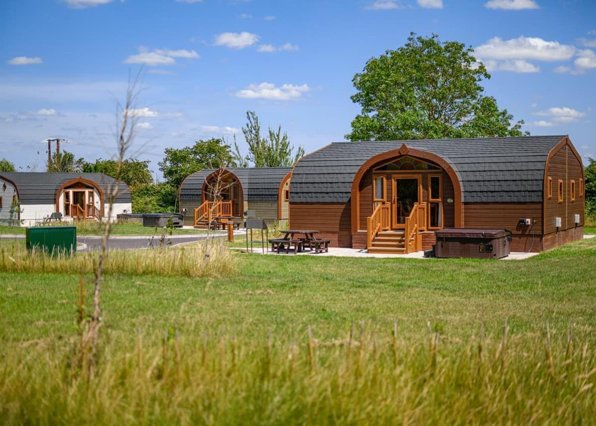 Wild Acre Village At Sundown Adventureland Ретфорд Экстерьер фото