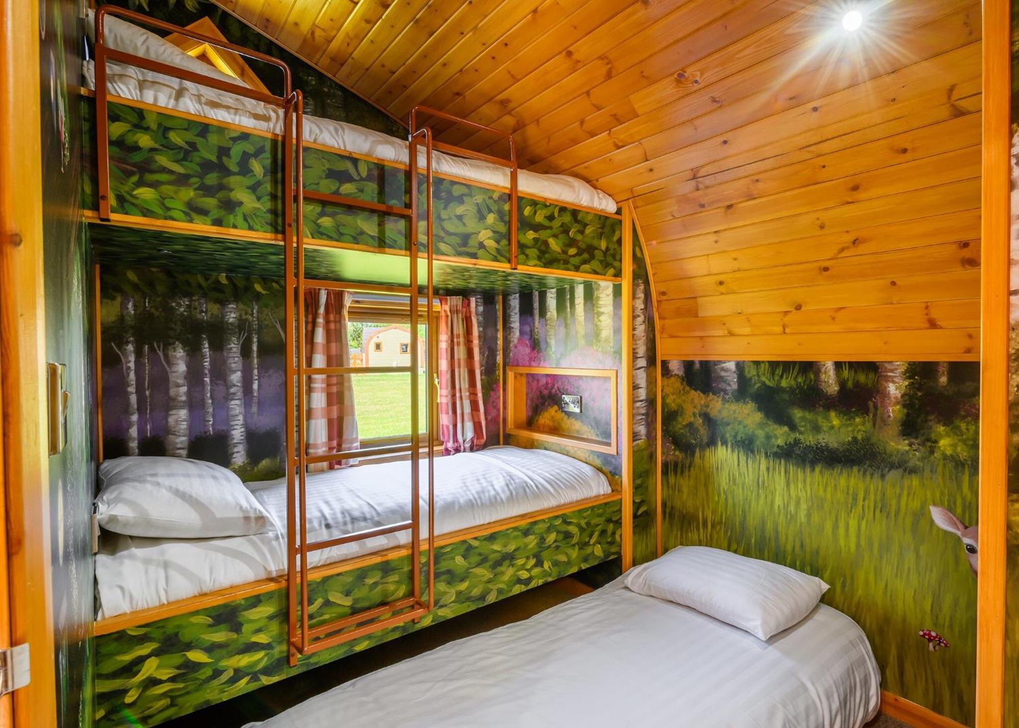 Wild Acre Village At Sundown Adventureland Ретфорд Экстерьер фото