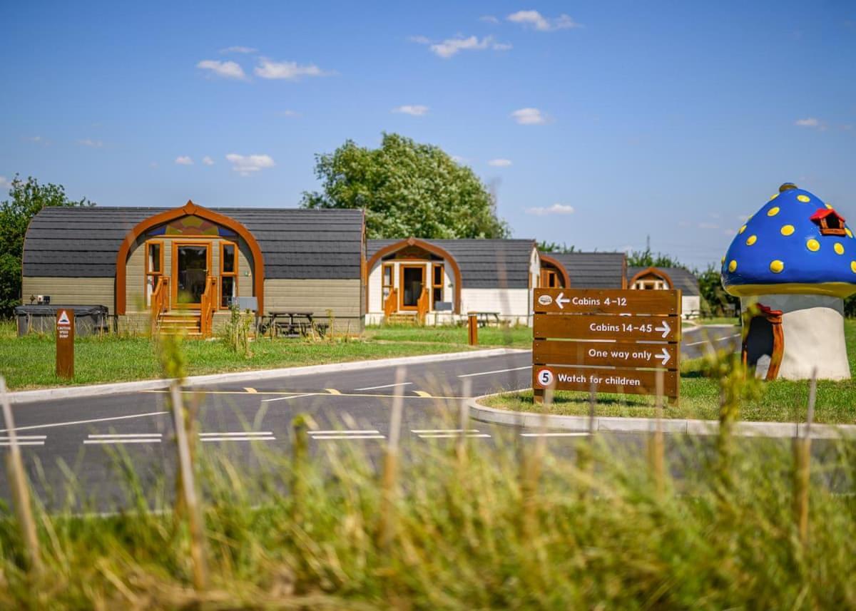 Wild Acre Village At Sundown Adventureland Ретфорд Экстерьер фото
